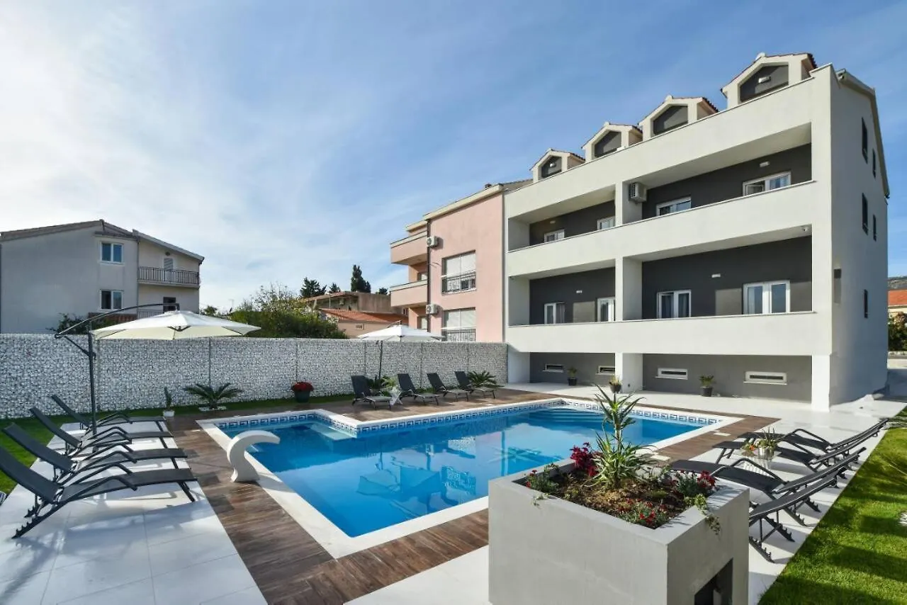 Villa Loren Kastela Apartment