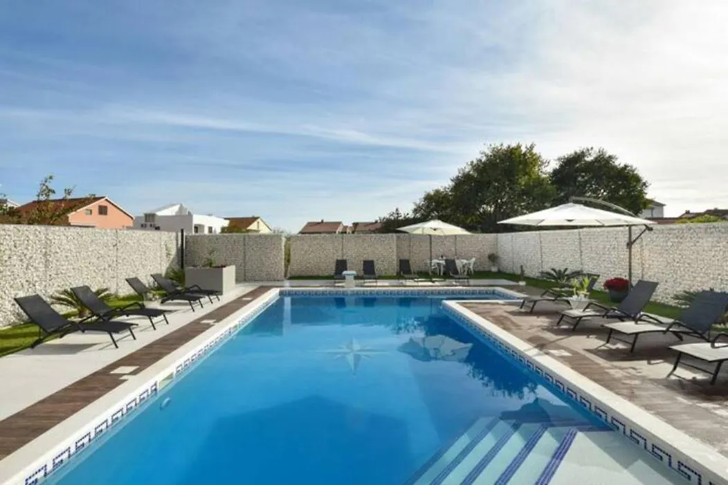Apartment Villa Loren Kastela