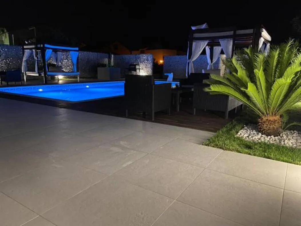 Apartment Villa Loren Kastela