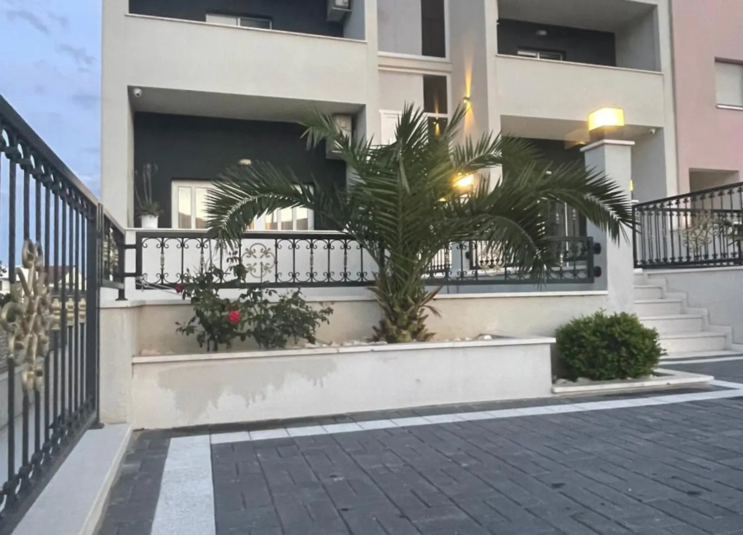 Apartment Villa Loren Kastela